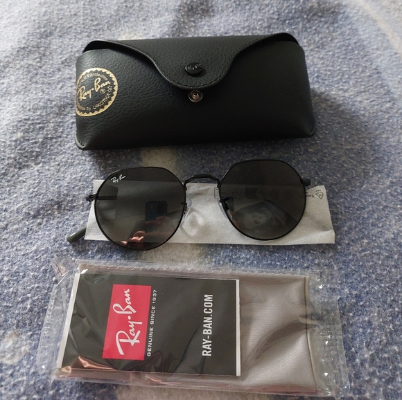Ray-Ban Jack Sunglasses. Unworn. New in Box. - Picture 7 of 9